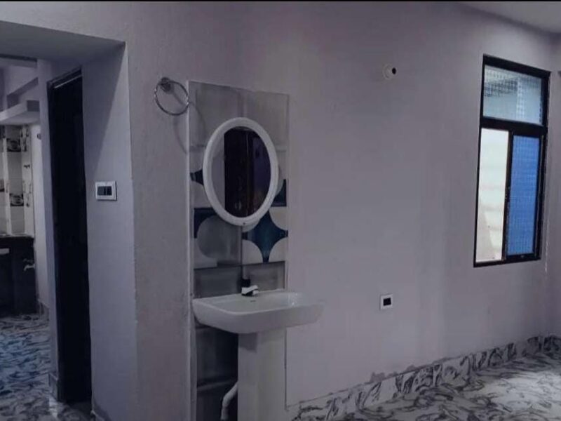 Ojha Projects at rent. 2 BHK semi furnished at rent.